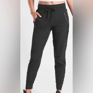 Athleta Trekkie North Jogger Black